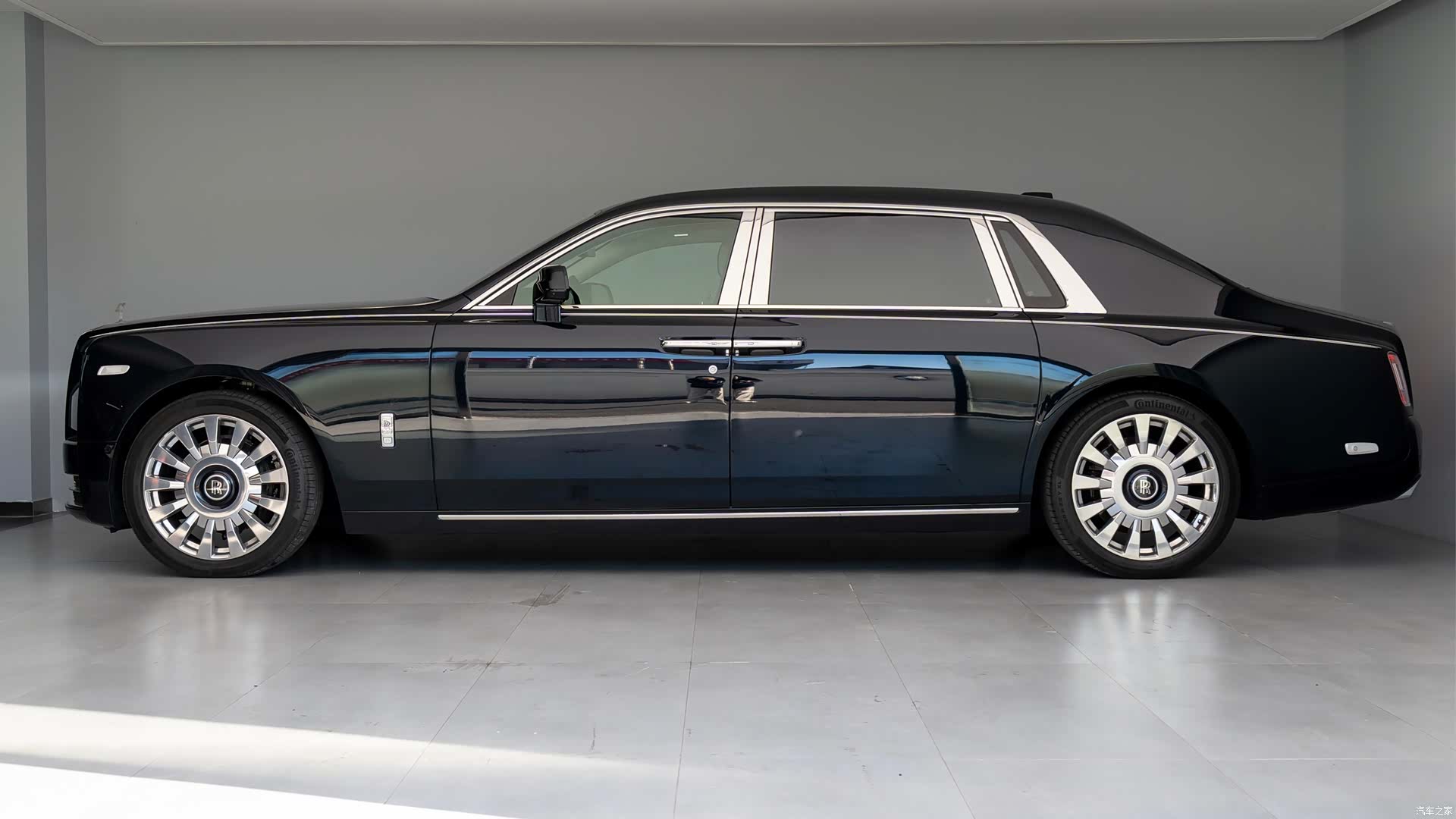 Rolls-Royce Phantom, 2020 3