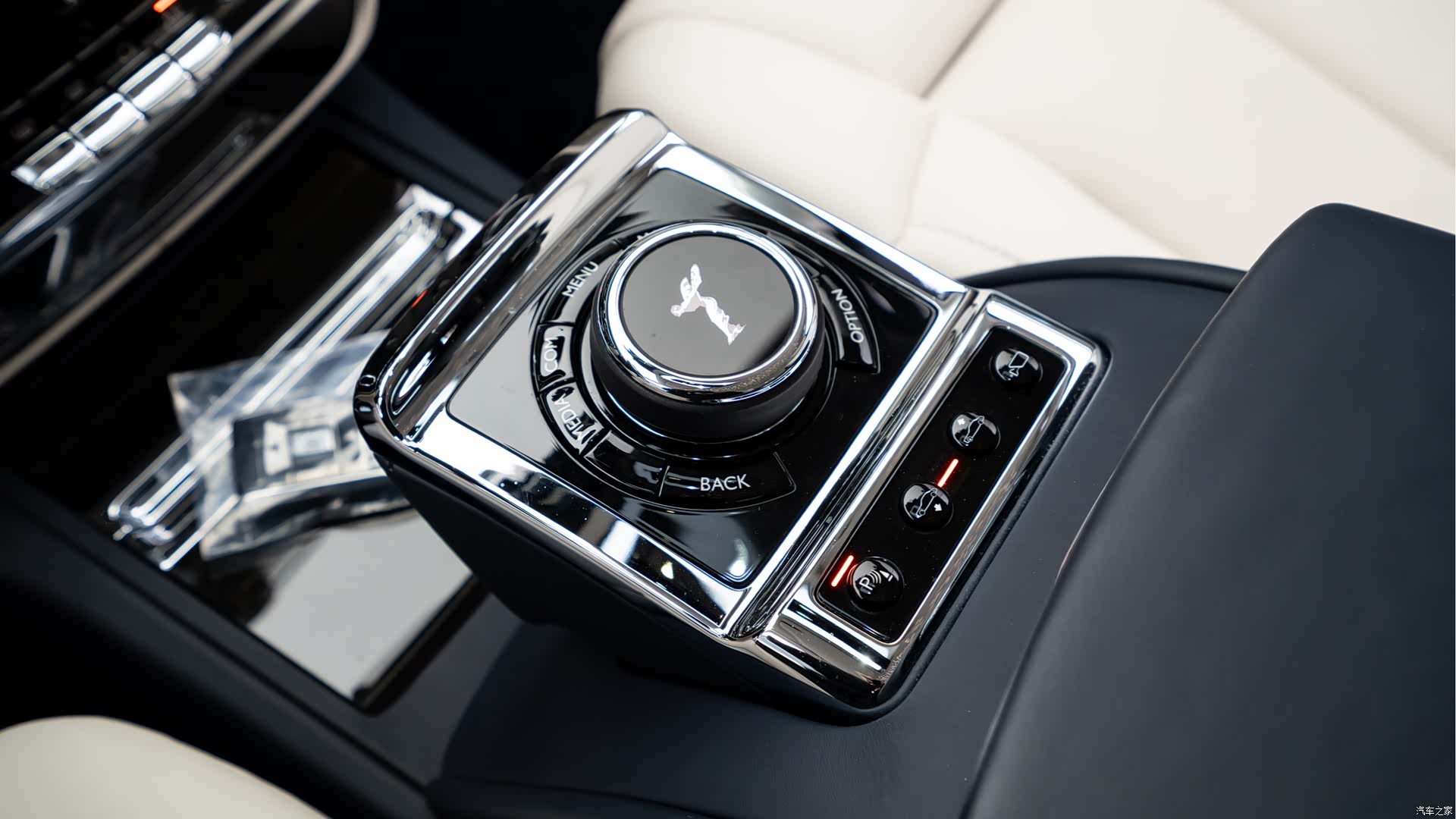 Rolls-Royce Phantom, 2020 11
