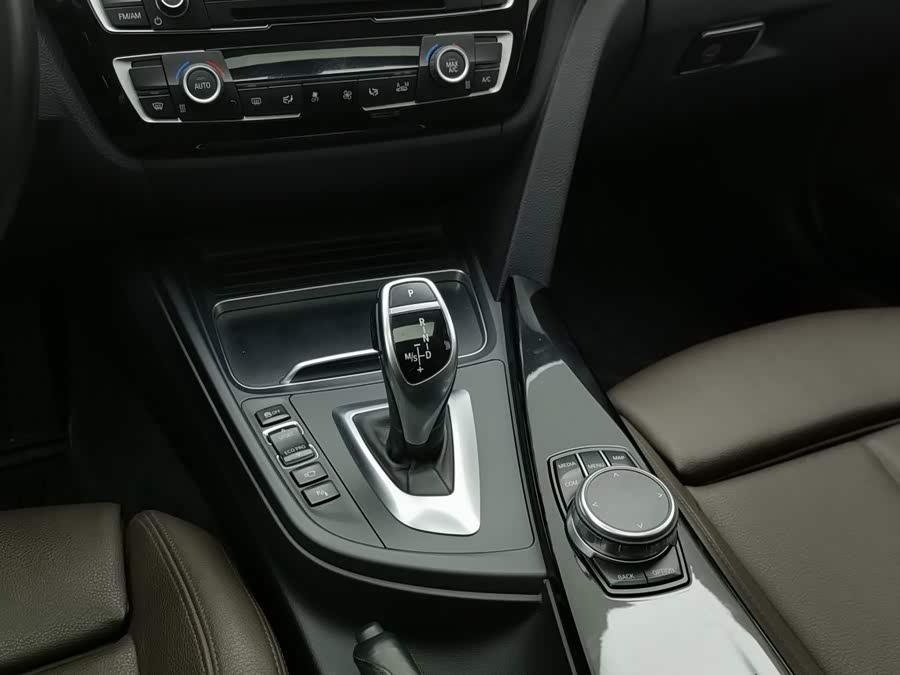 BMW 3 Series 2018, фото 13