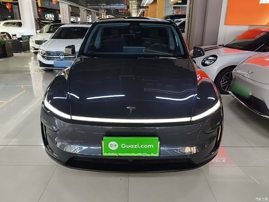 Tesla Model Y, 2025 3