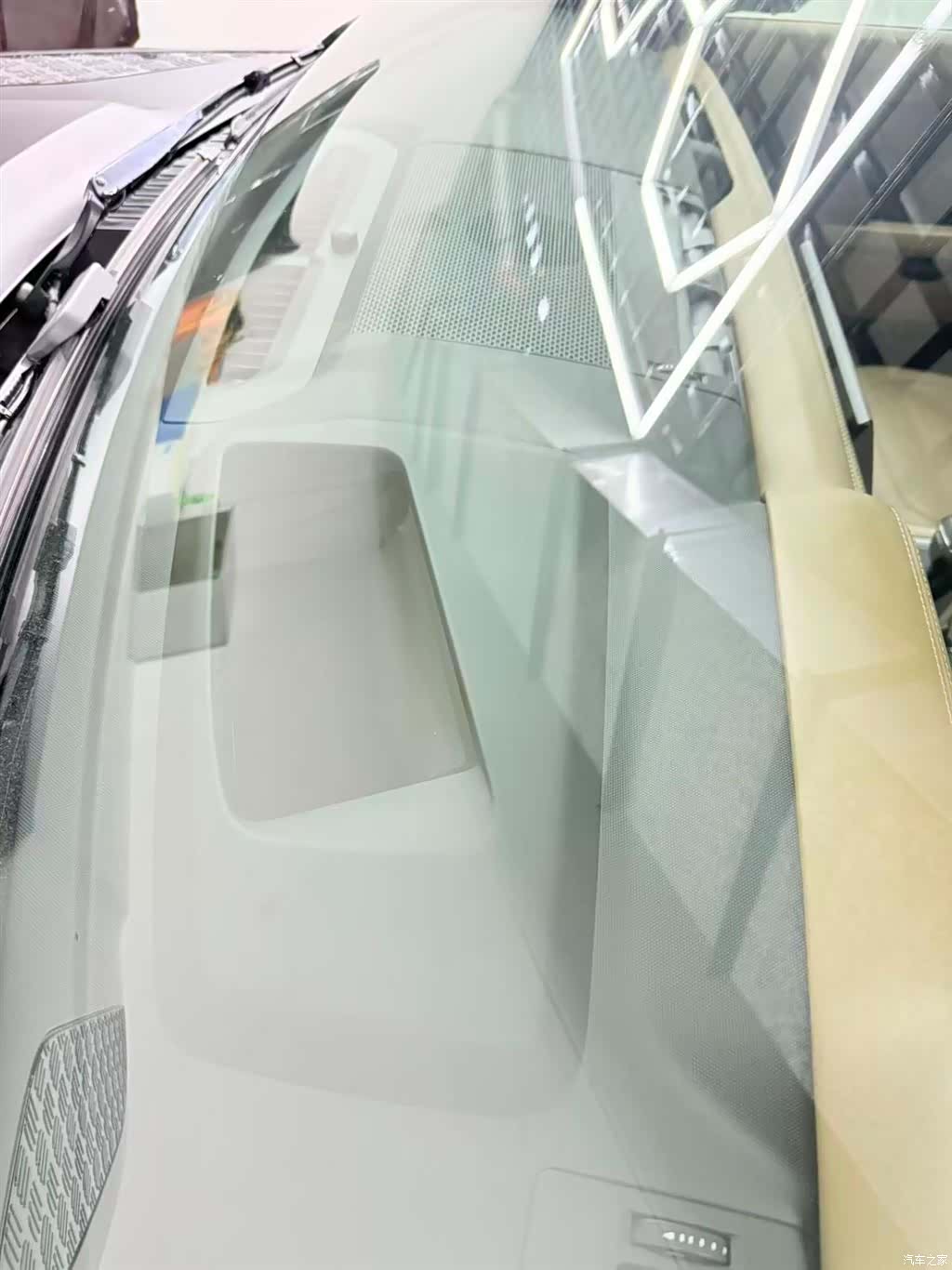 Land Rover Defender, 2024 12