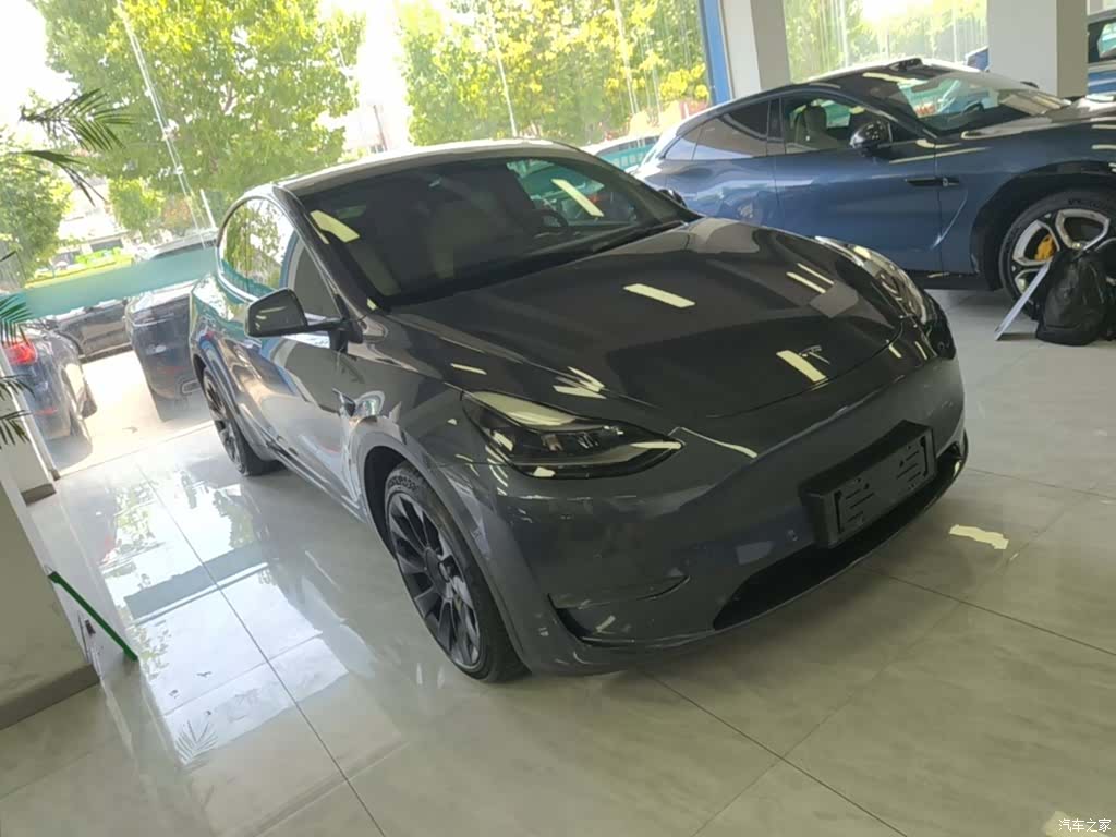 Tesla Model Y, 2022 4
