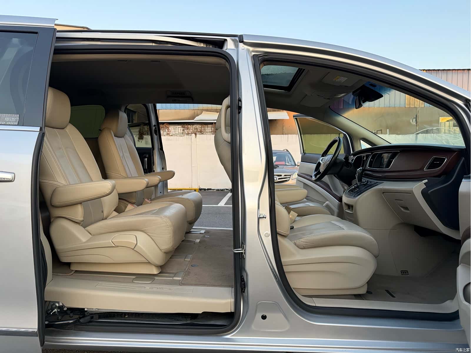 Buick GL8, 2019 13