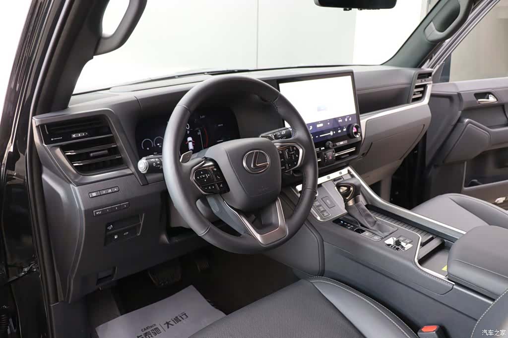 Lexus GX, 2025 13