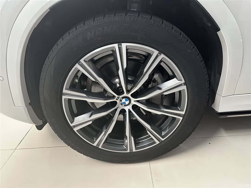 BMW X6, 2021 все фото