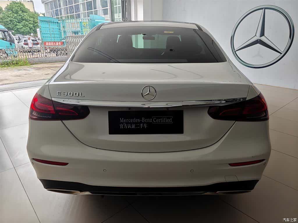 Mercedes-Benz E-Class, 2022 3