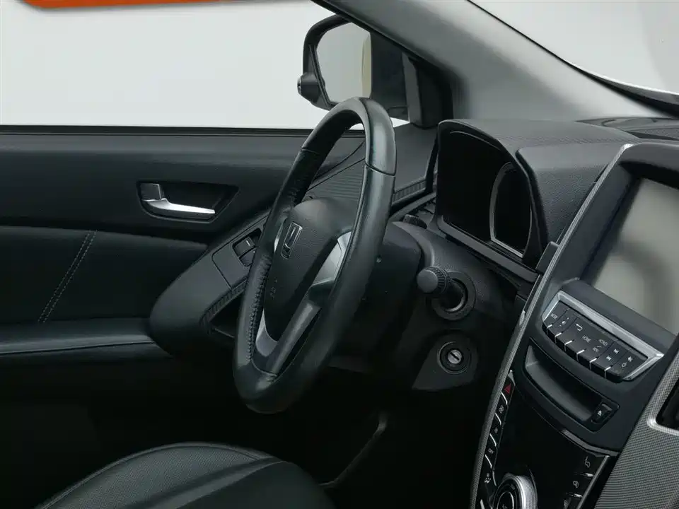 Luxgen Excellent 6 SUV