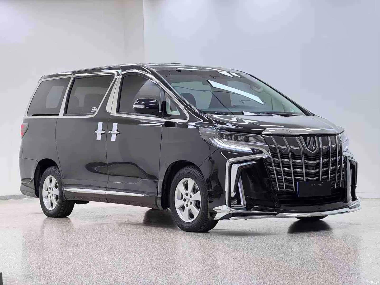 Toyota Alphard, 2012 3