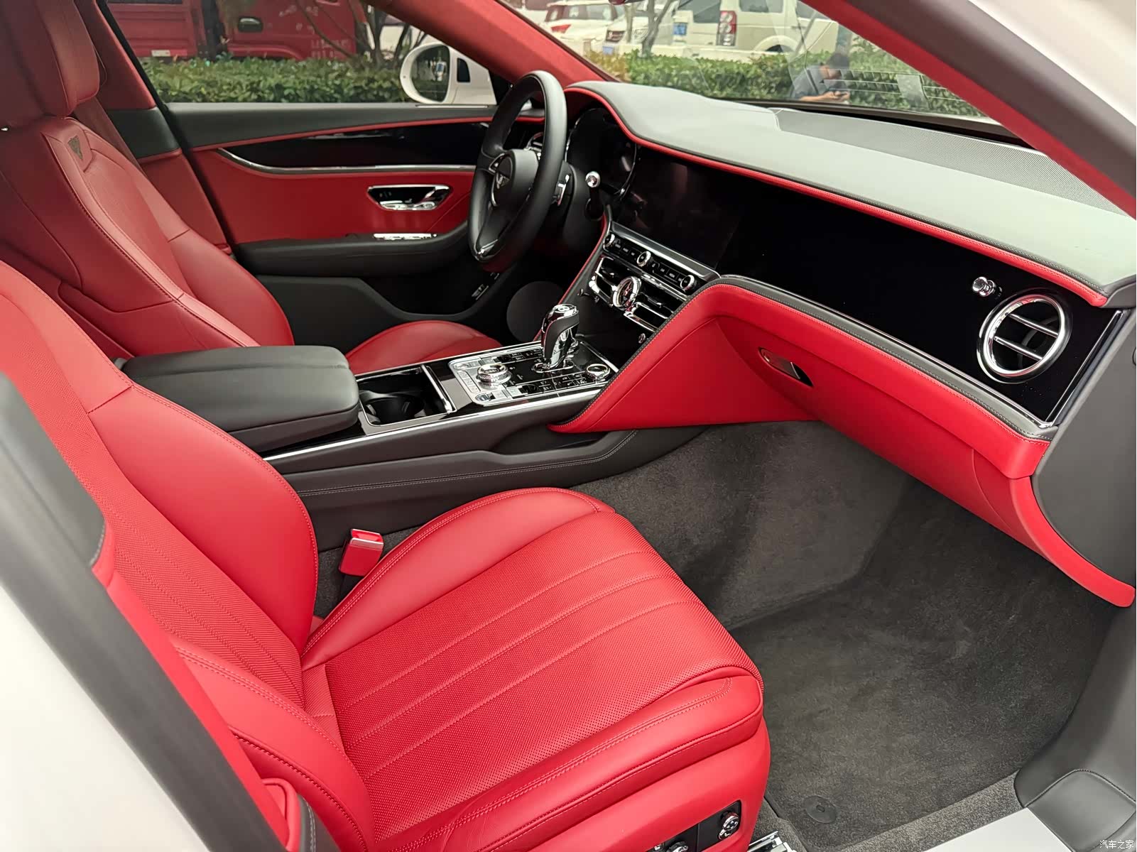 Bentley Flying Spur, 2021 13
