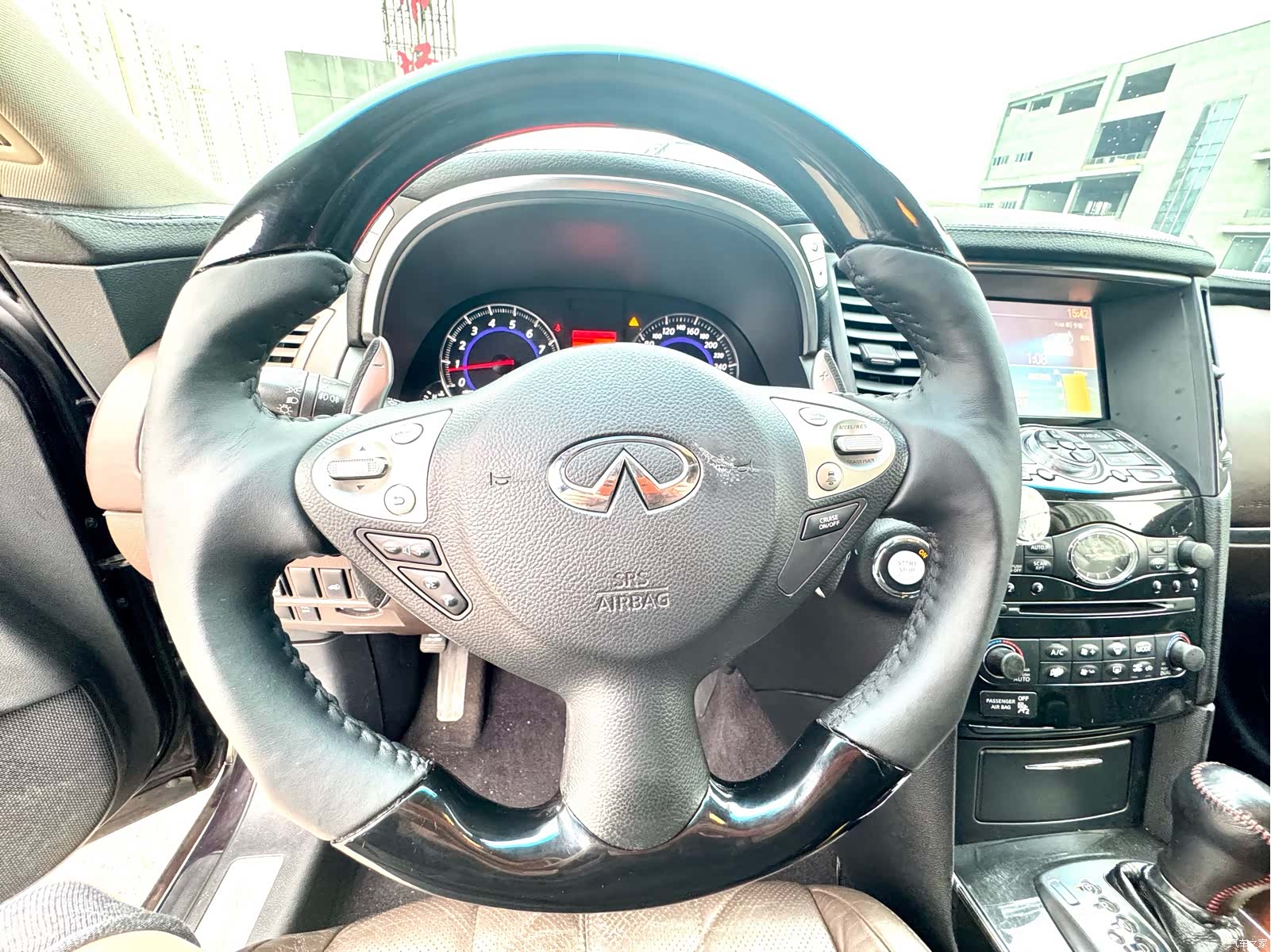 Infiniti FX35, 2011 14