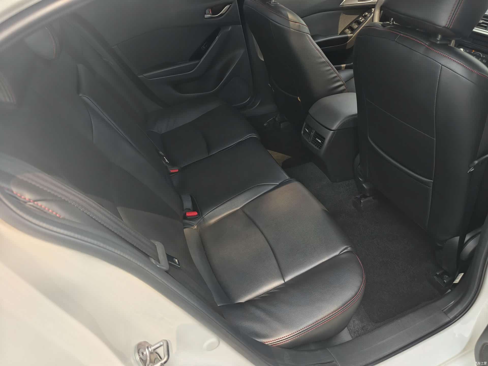 Mazda Mazda3, 2018 13