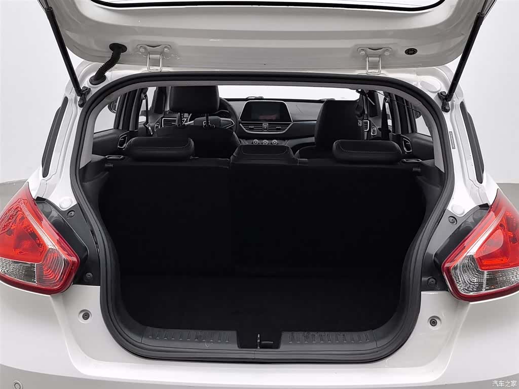Wuling 310, 2018 16