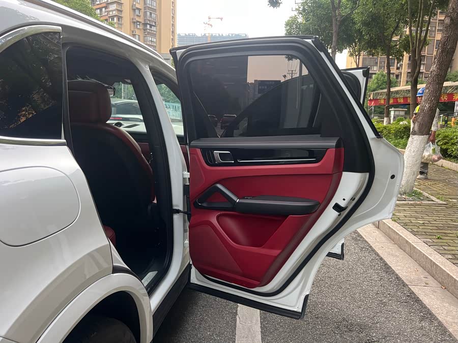 Porsche Cayenne 2018, фото 24