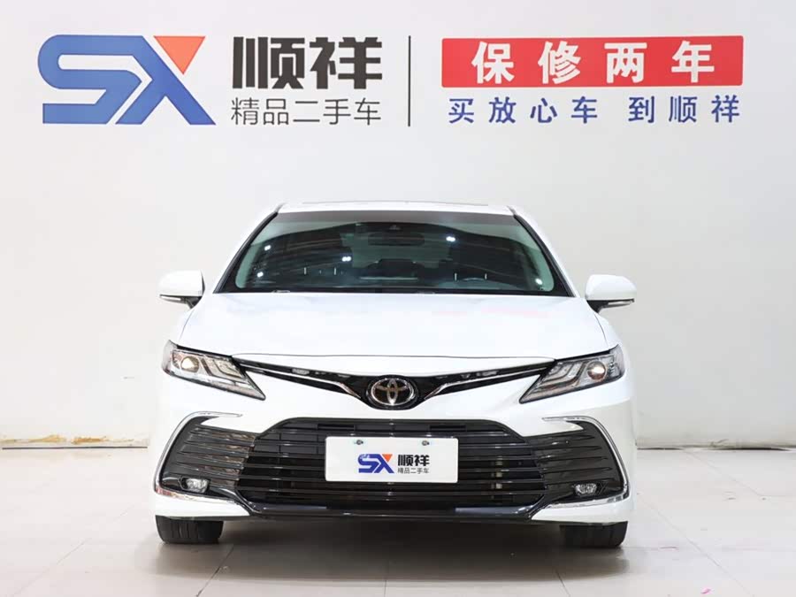 Toyota Camry 2022, фото 2