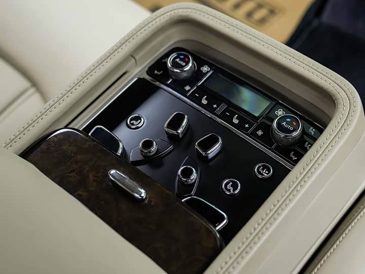 Bentley Mulsanne 2013 6.8T Mulliner te bie ban