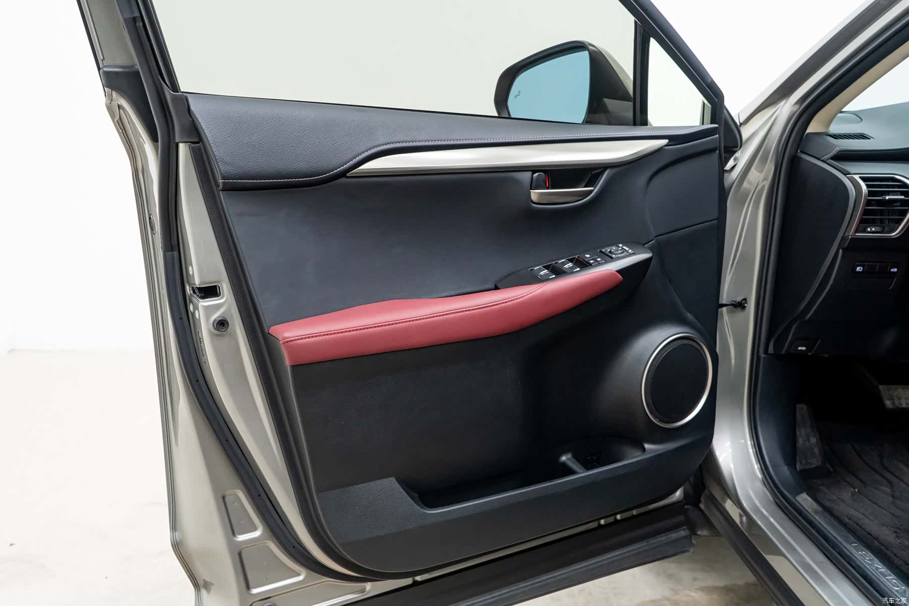 Lexus NX, 2021 12