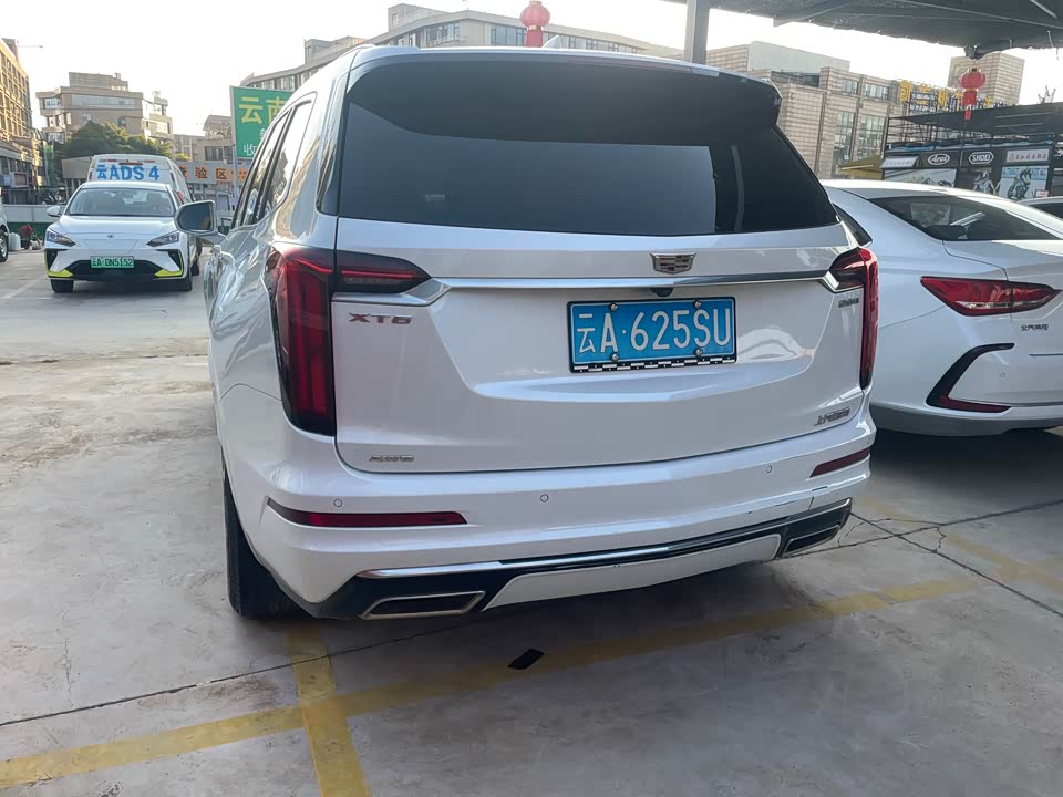 Cadillac XT6