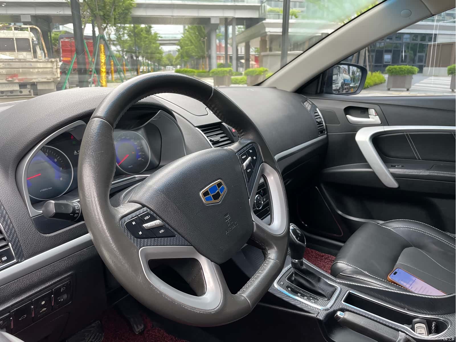 Geely Emgrand, 2016 13