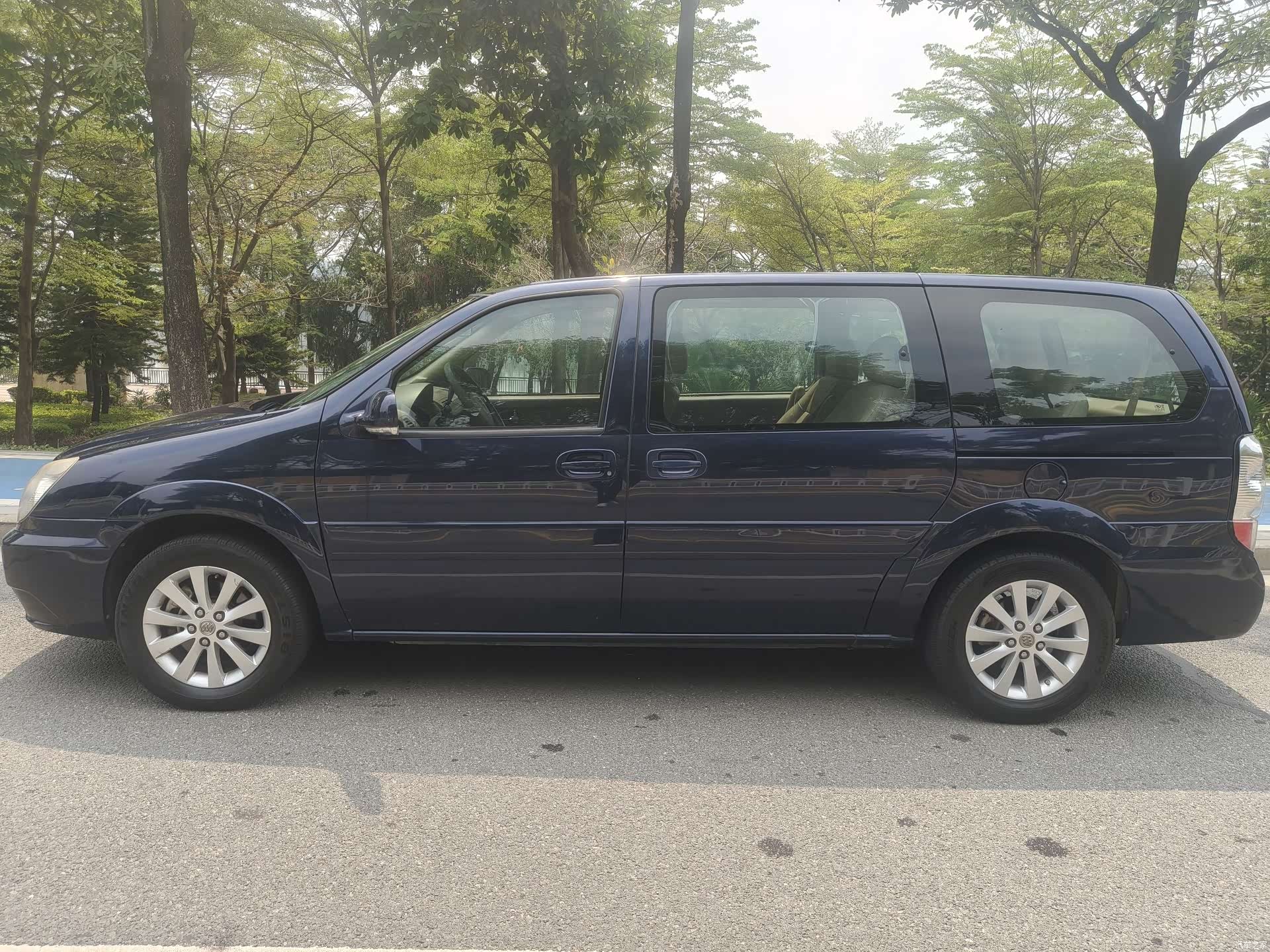 Buick GL8, 2014 6