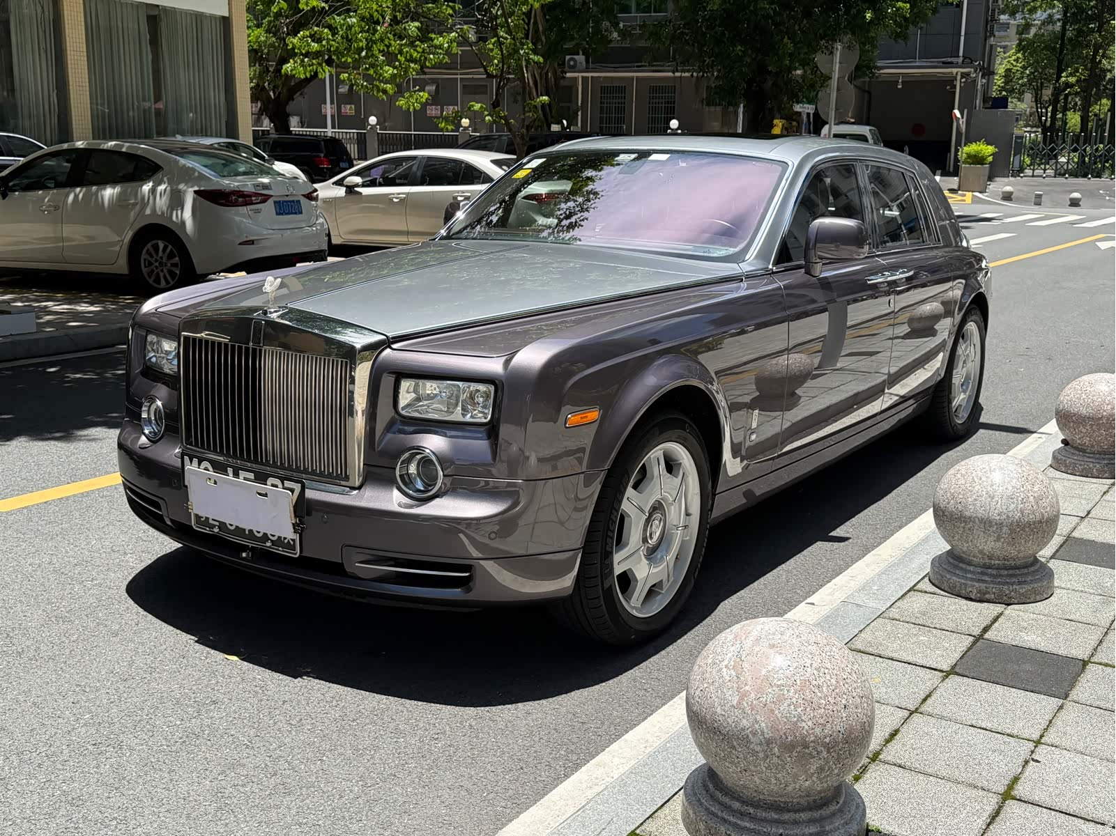 Rolls-Royce Phantom, 2012 1