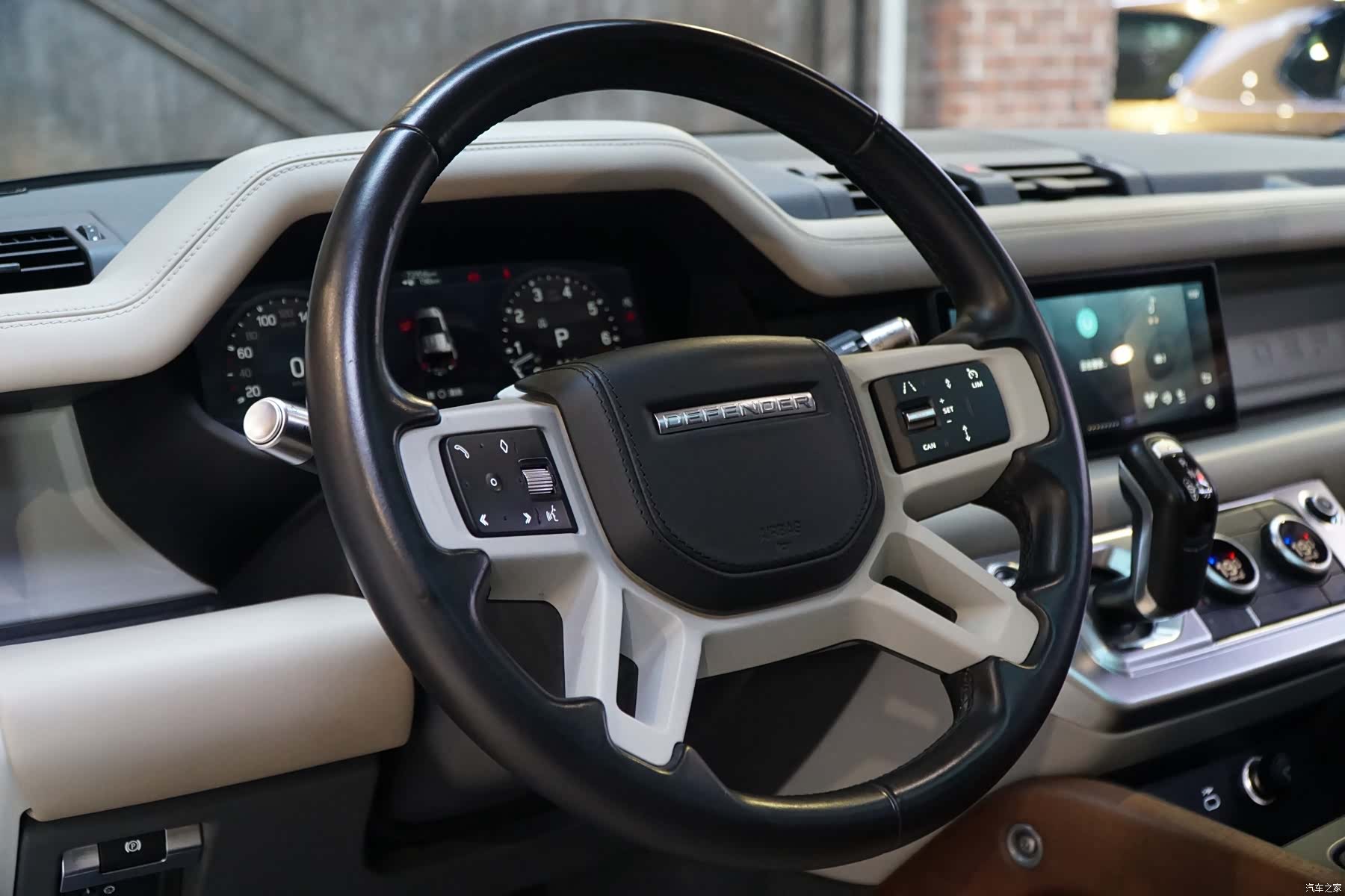 Land Rover Defender, 2020 18