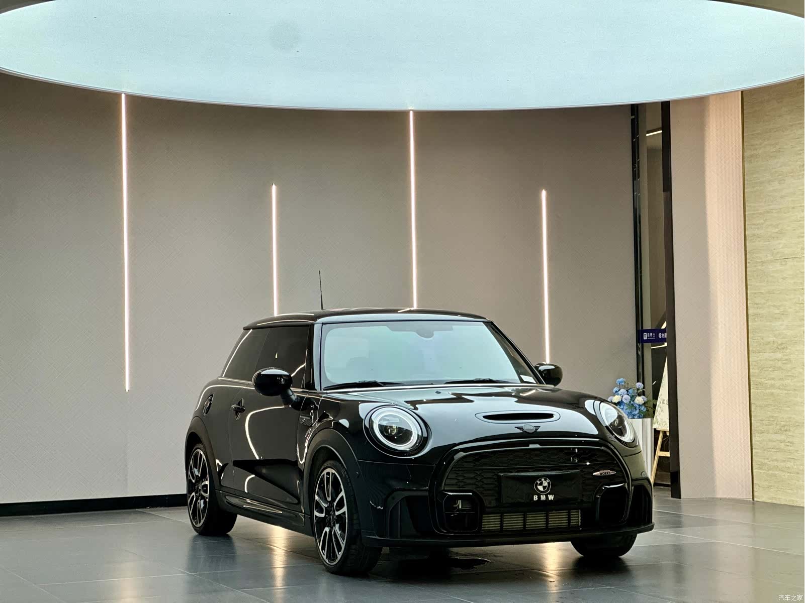 Mini Cooper, 2023 3