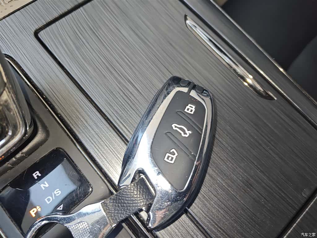 Roewe RX5, 2022 9