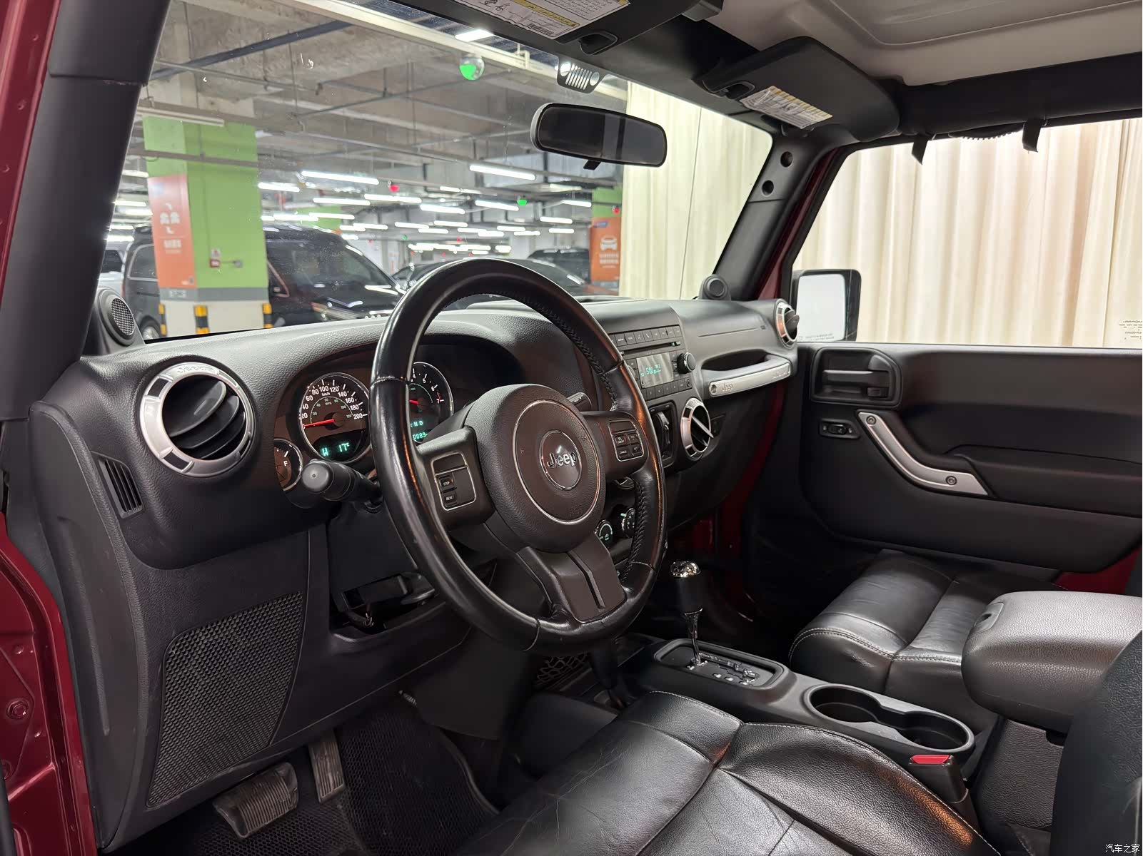 Jeep Wrangler, 2012 все фото