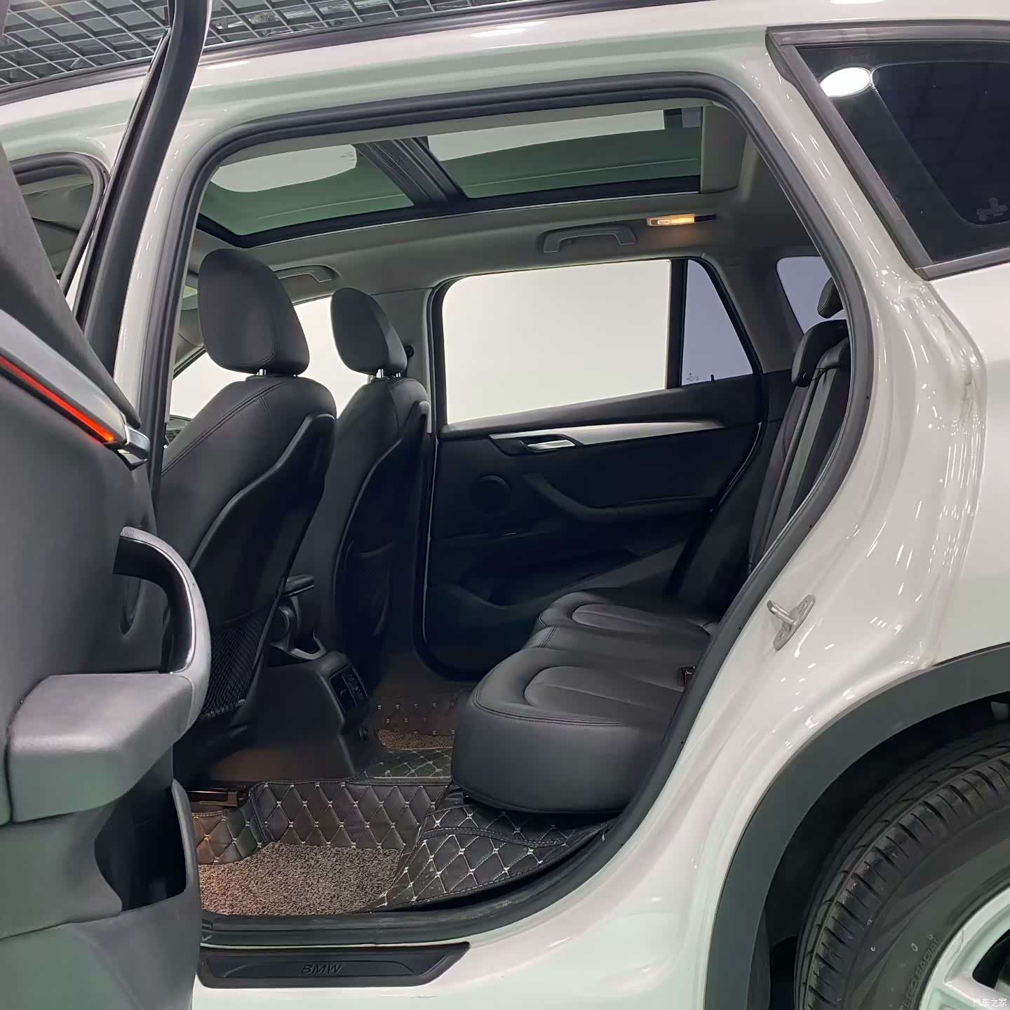 BMW X1, 2017 все фото