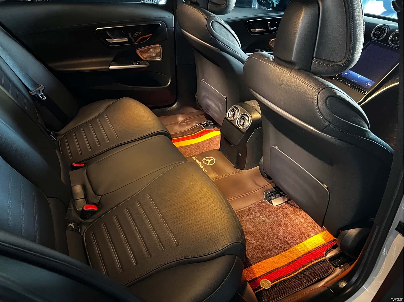 Mercedes-Benz C-Class, 2023 16