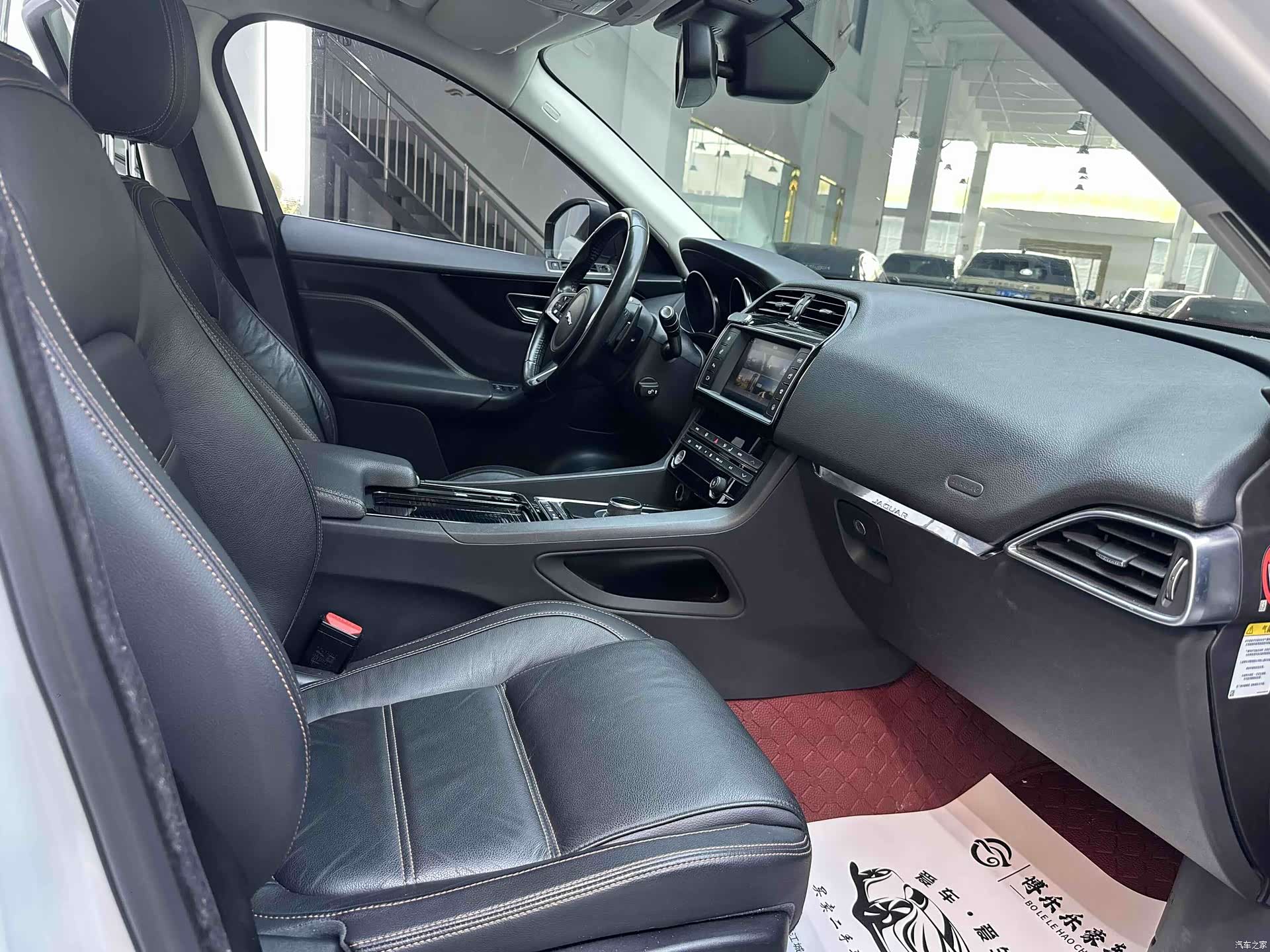 Jaguar F-PACE, 2018 12