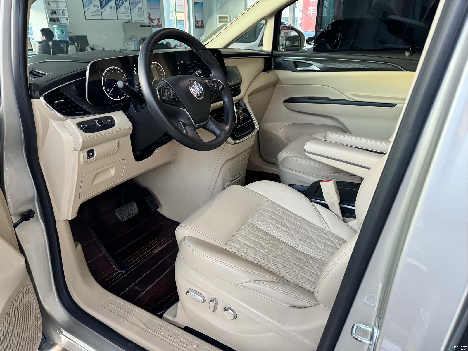 Buick GL8, 2023 8