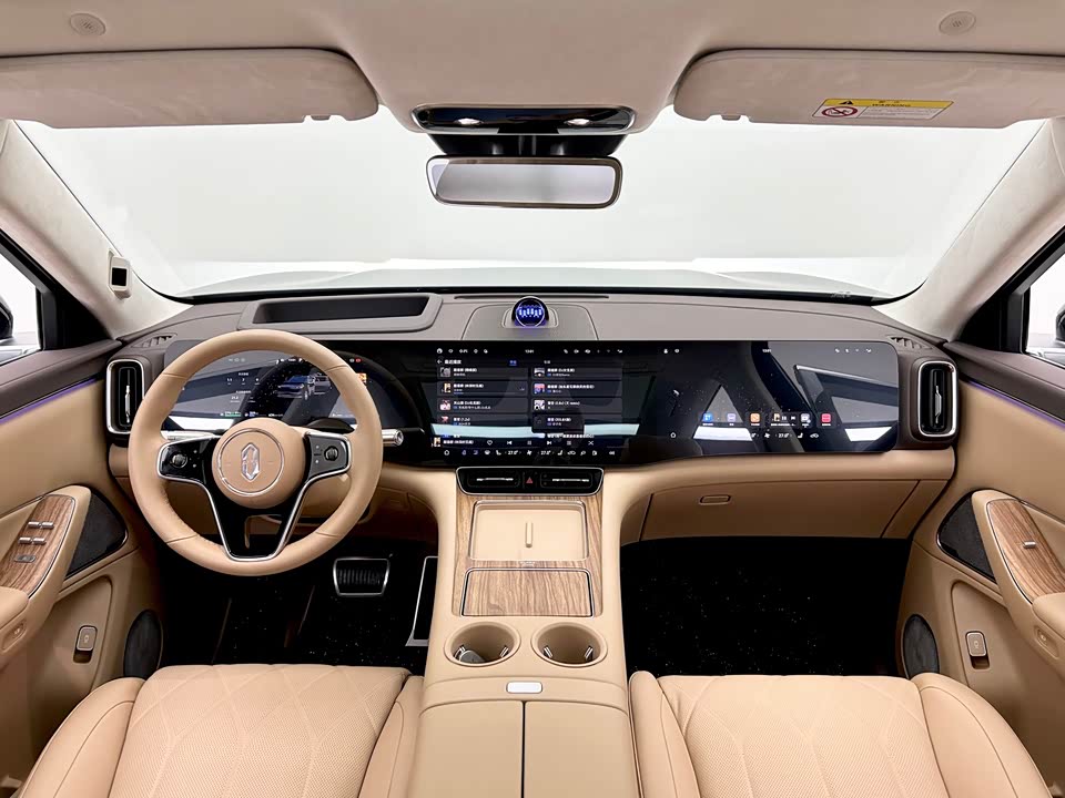 AITO Ask the world M8