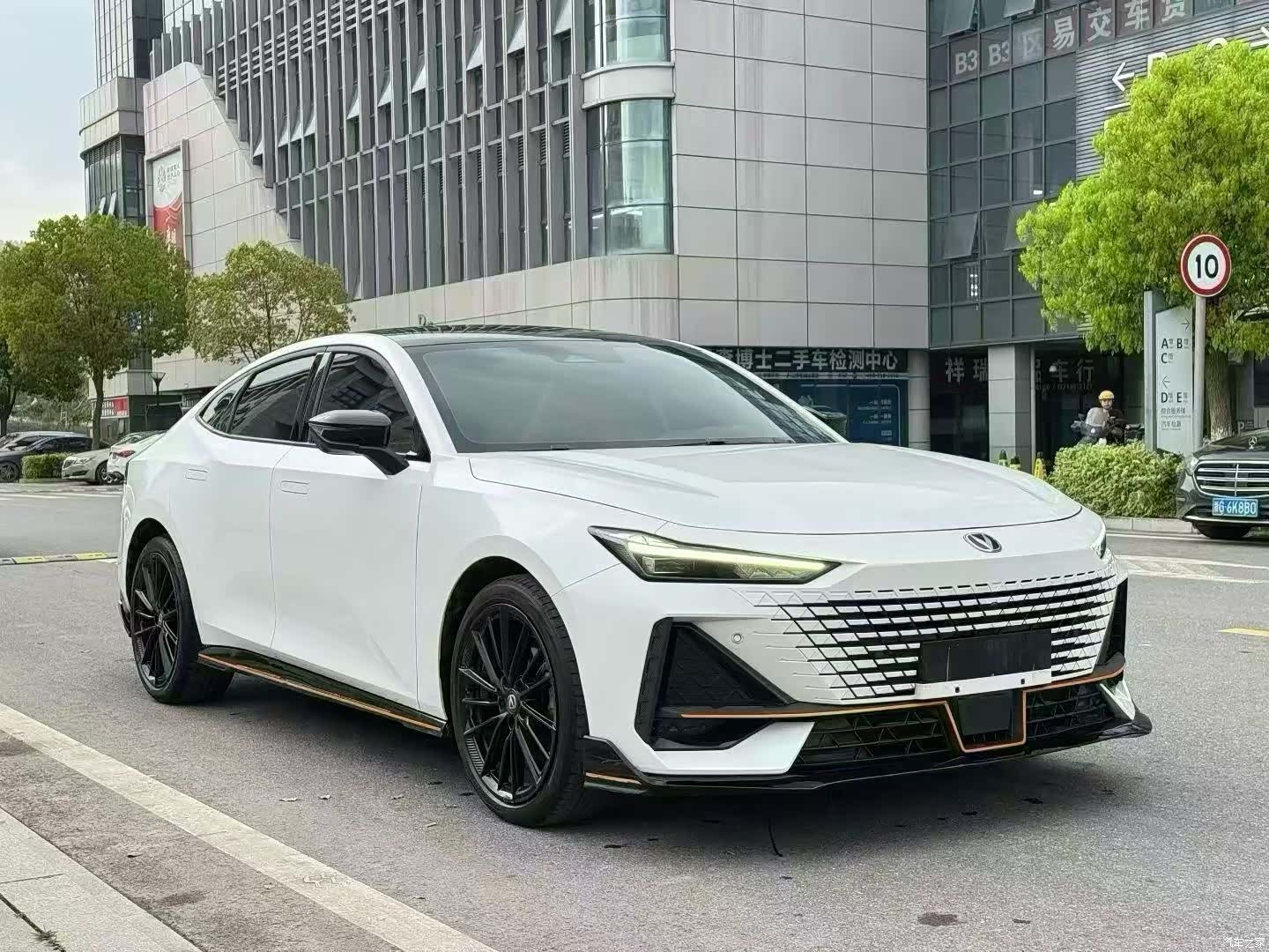 Changan UNI-V, 2024 1