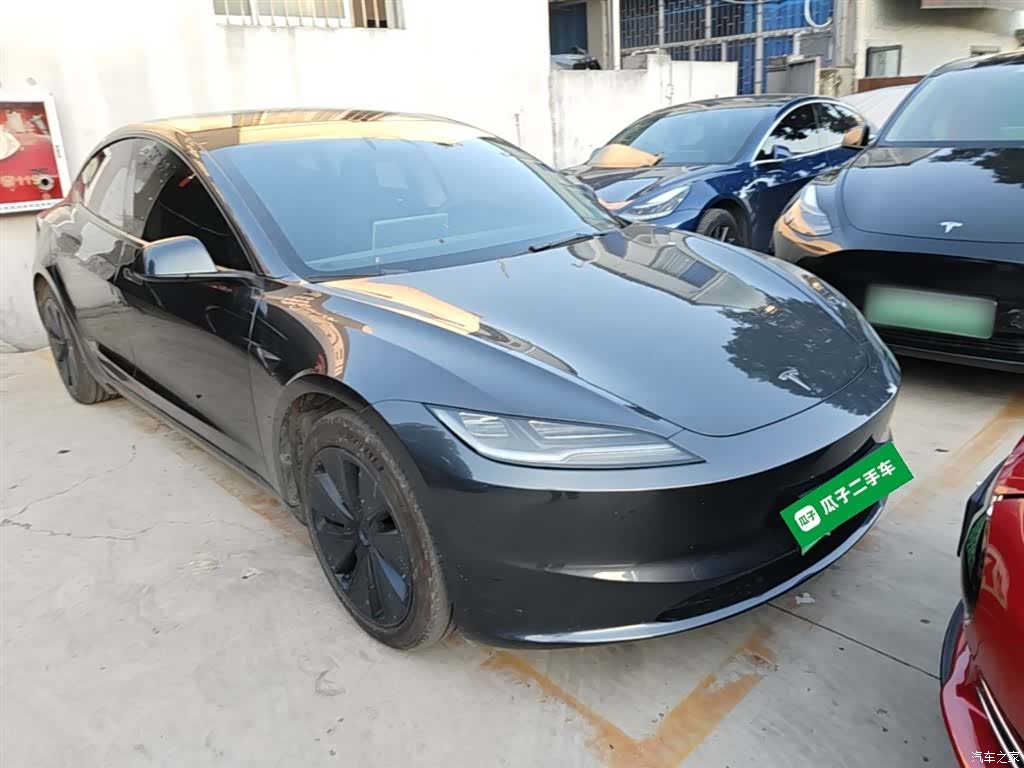 Tesla Model 3, 2024 4
