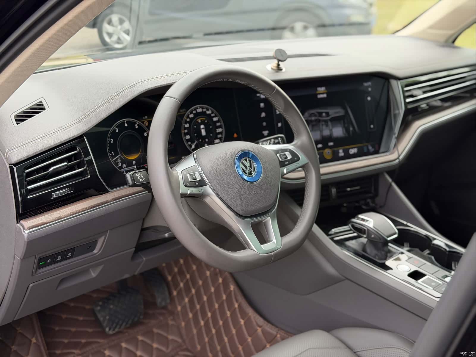 Volkswagen Touareg, 2019 12