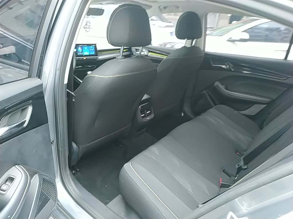 Roewe i5, 2021 17