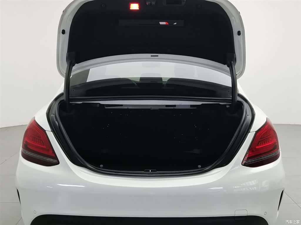 Mercedes-Benz C-Class, 2019 16