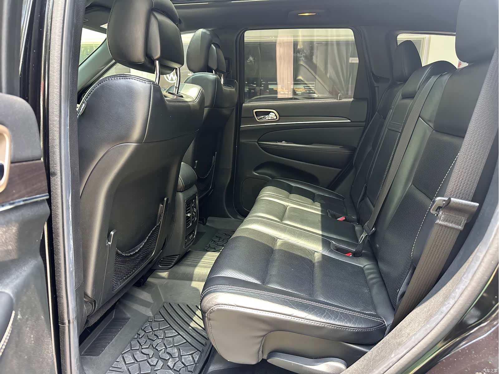 Jeep Grand Cherokee, 2015 11