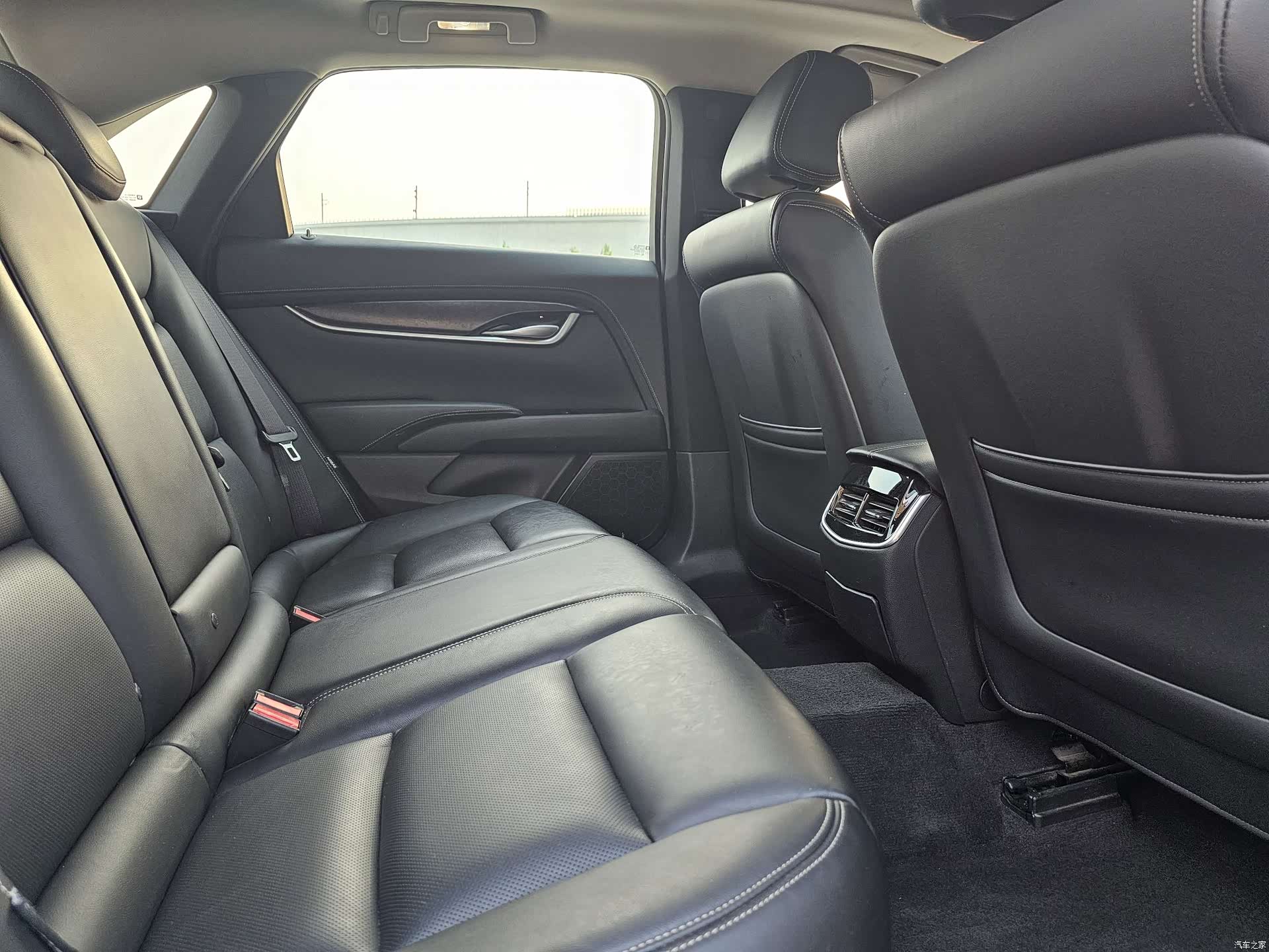 Cadillac XTS, 2020 9