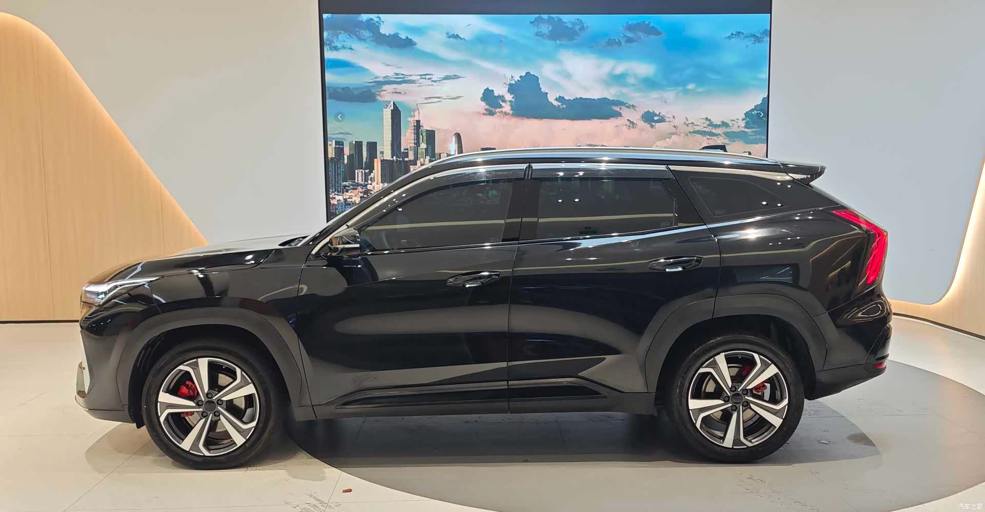 Geely Boyue, 2025 4