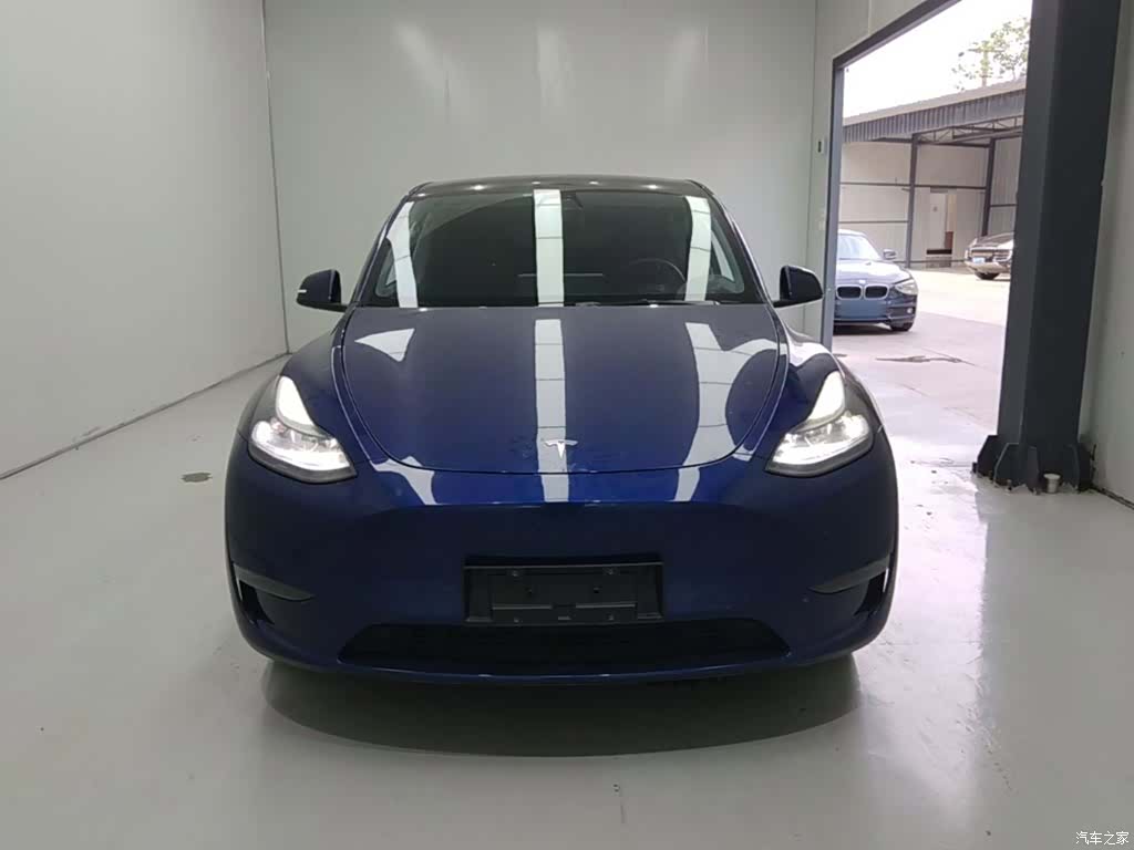 Tesla Model Y, 2023 3