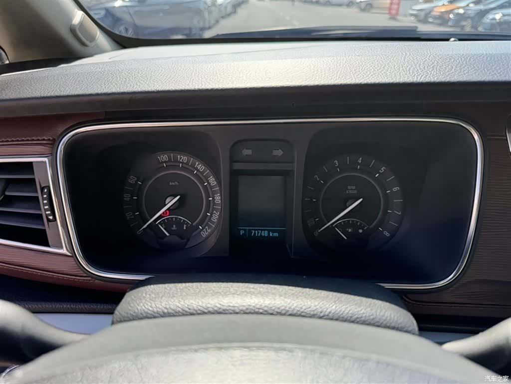 Buick GL8, 2019 4