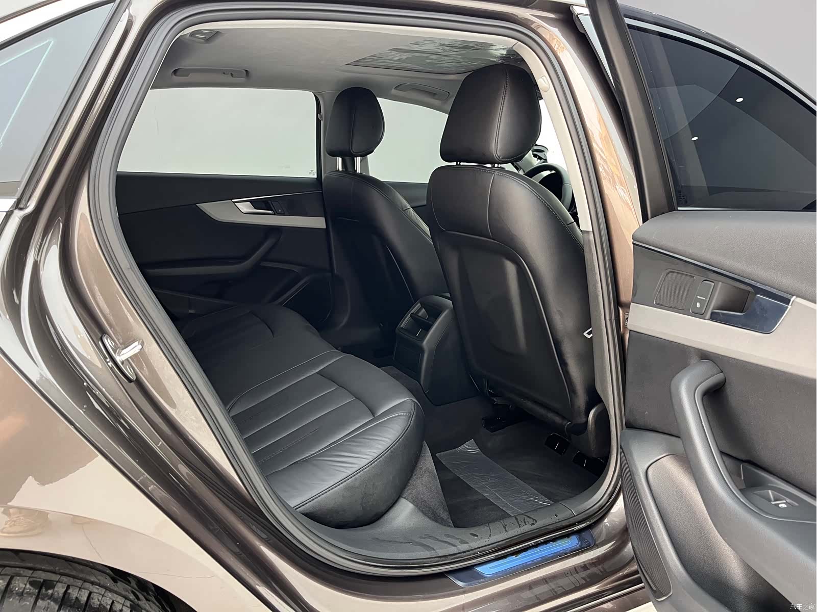 Audi A4L, 2018 7