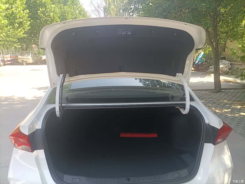 Buick Verano, 2022 19