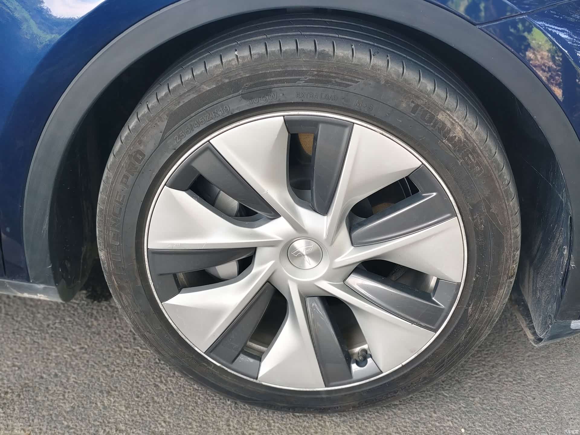 Tesla Model Y, 2022 16