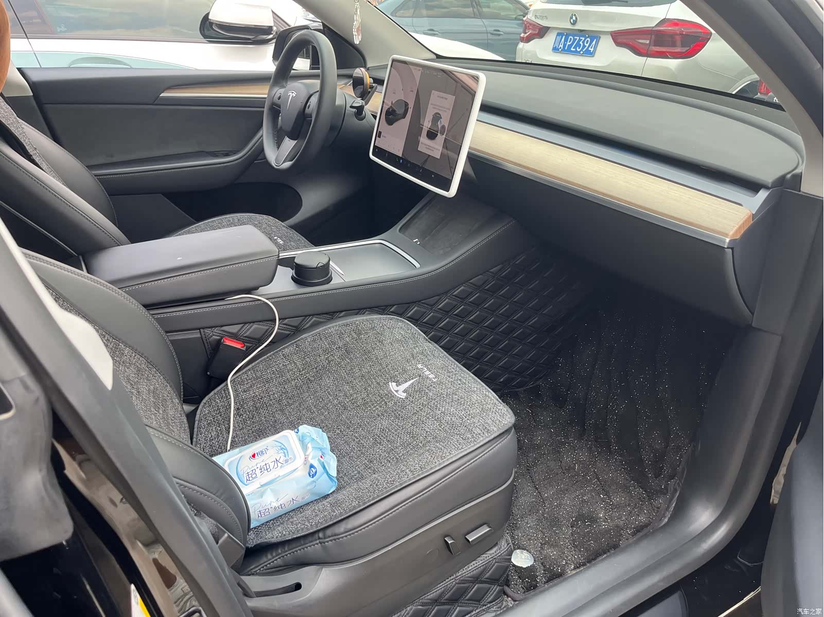 Tesla Model Y, 2022 13