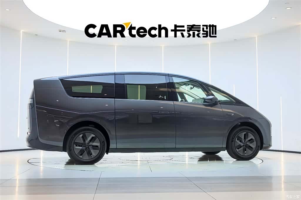 Li Auto MEGA, 2025 3
