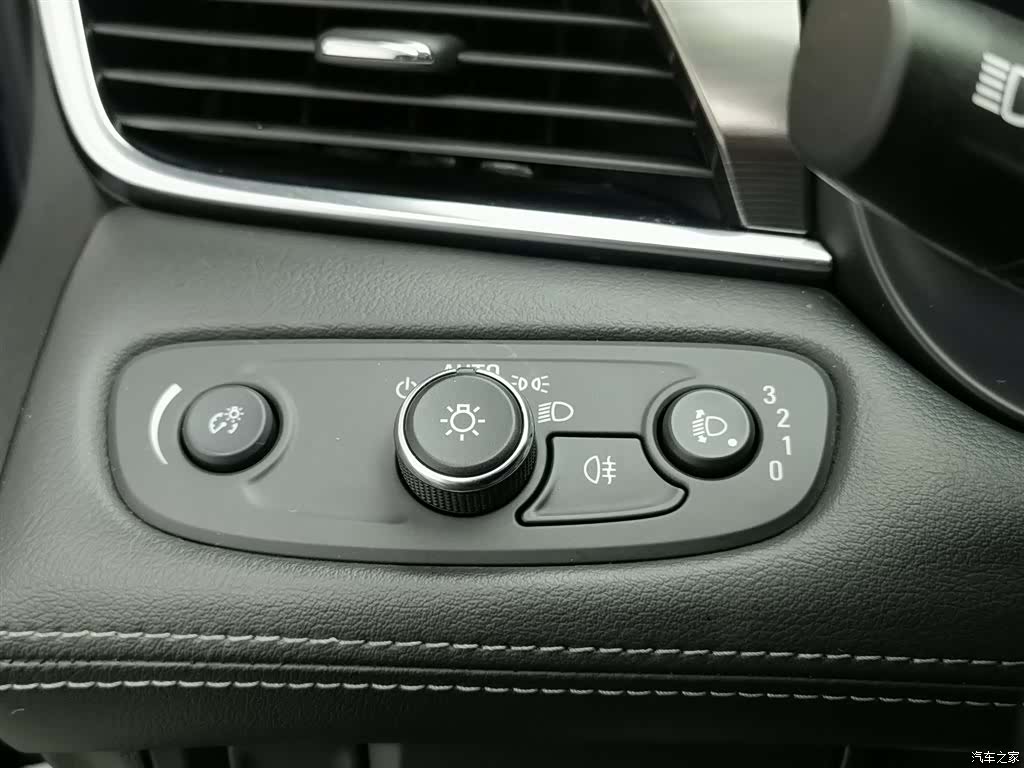 Buick LaCrosse, 2021 21