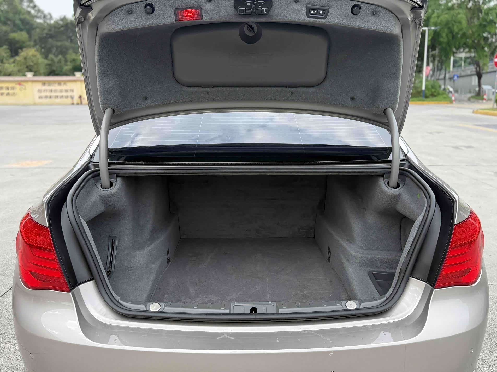 BMW 7 Series, 2011 20